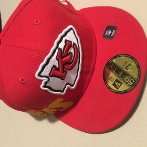 Fitted 7 3/8 hat profit brand new KC CHIEFS PRINT ON SIDE
